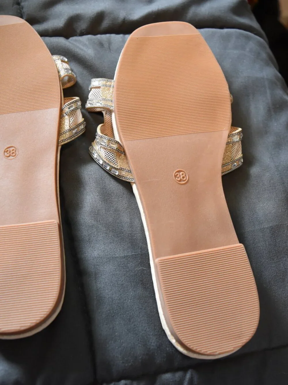 Tory Burch Cute Multi Colored Sparkly Sandles Size 38 Euro 7.5 US